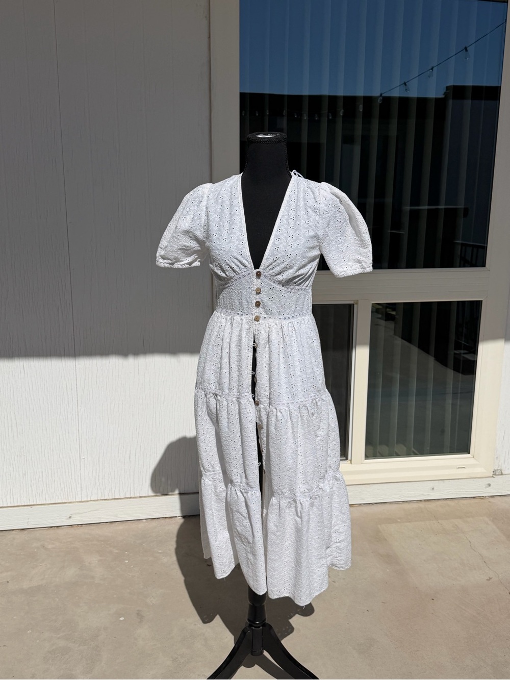 Zara White Eyelet Tiered Maxi Dress - Picture 4 of 5